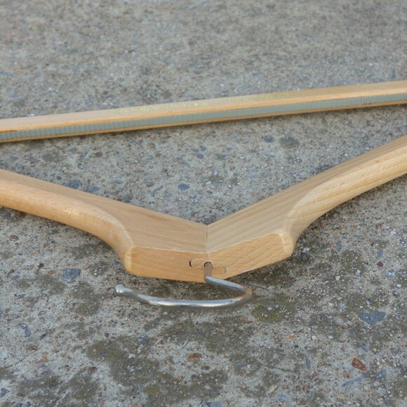 Vintage Canadian Pacific Hotels & Resorts Wood Hanger - Picture 10 of 13